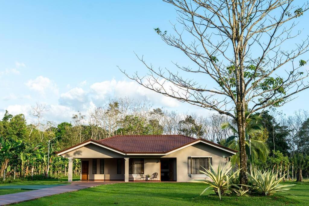 Casa Roble Fortuna La Fortuna Екстер'єр фото