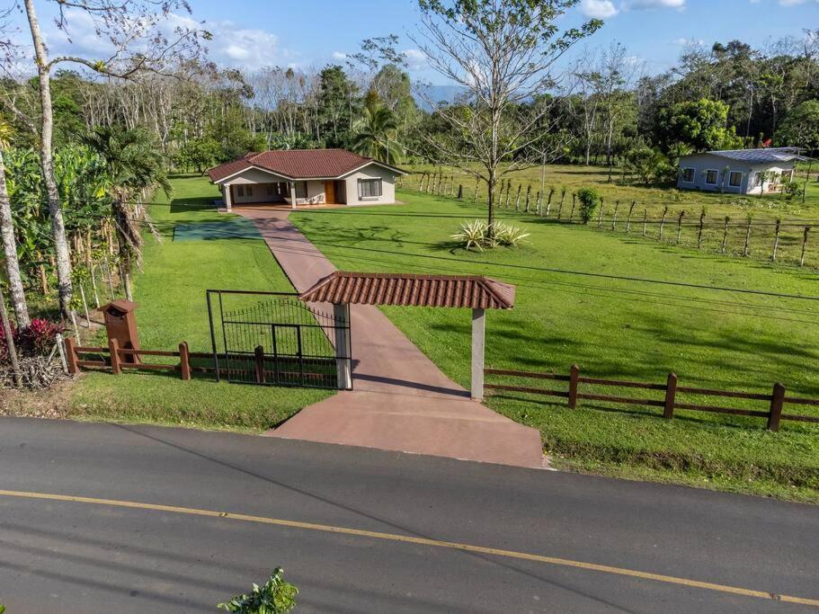 Casa Roble Fortuna La Fortuna Екстер'єр фото