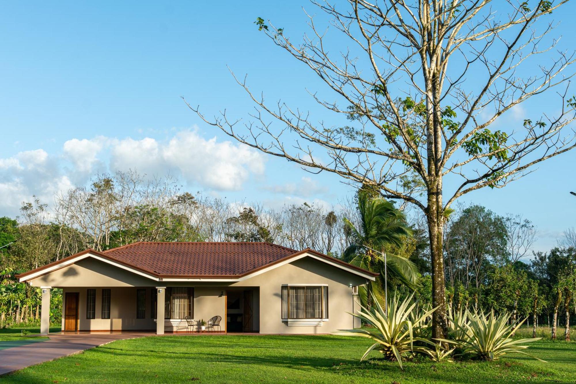 Casa Roble Fortuna La Fortuna Екстер'єр фото
